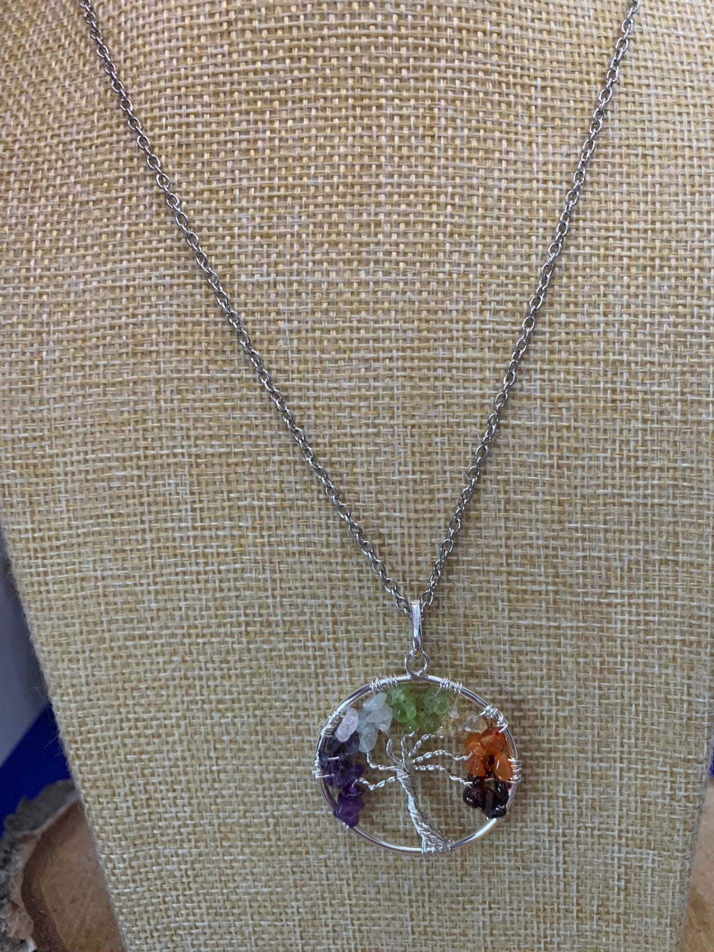 Équilibra -Pendentif arbre de vie 7 chakras