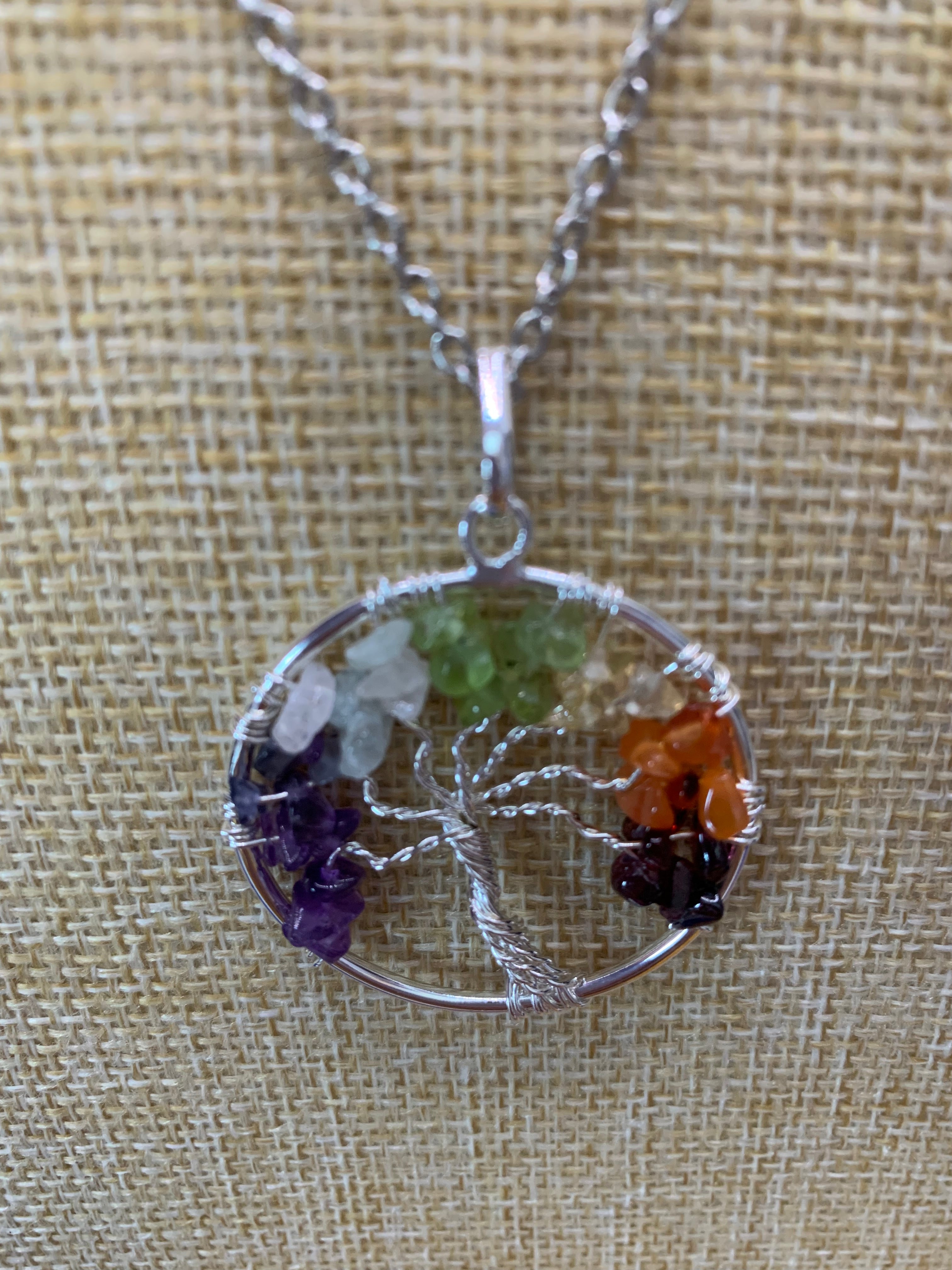 Équilibra -Pendentif arbre de vie 7 chakras